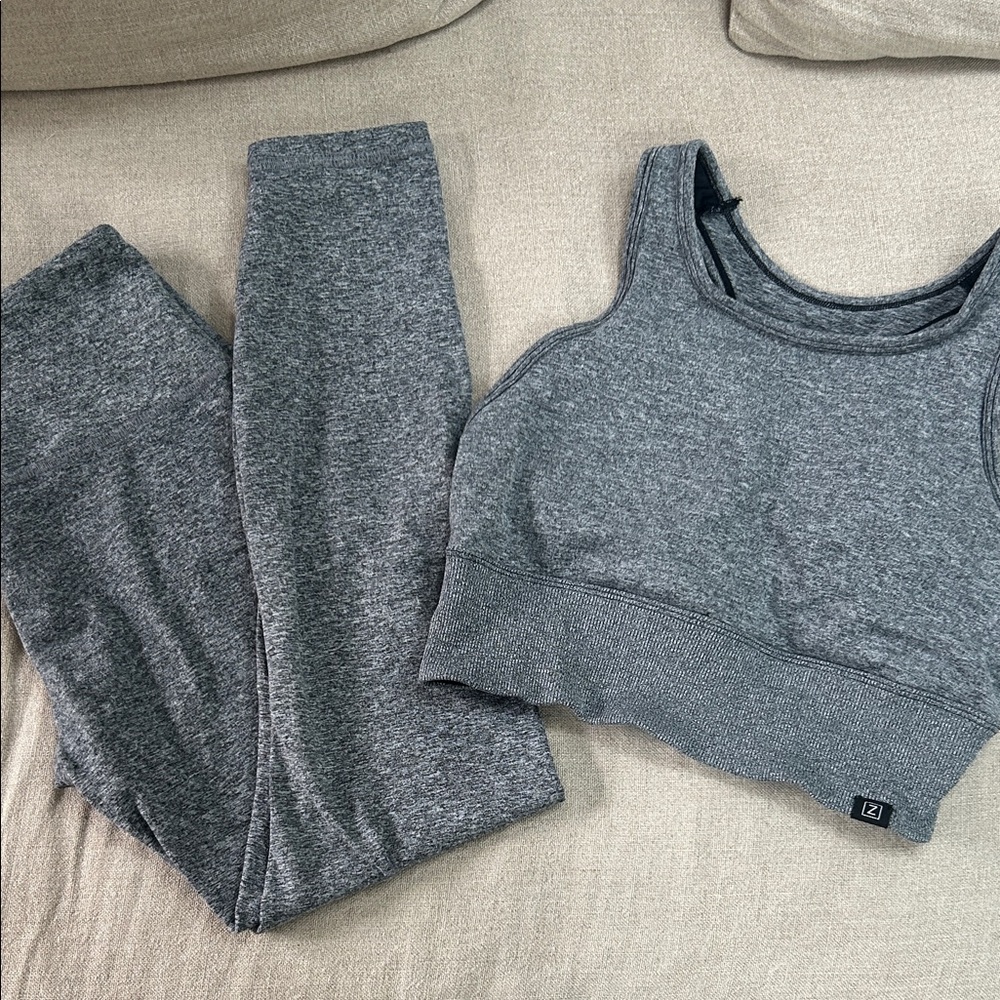 Gray yoga Pilates bra and Leggings Set